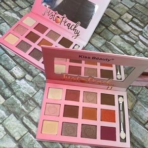 Just Peachy 🍑 Eyeshadow Palette